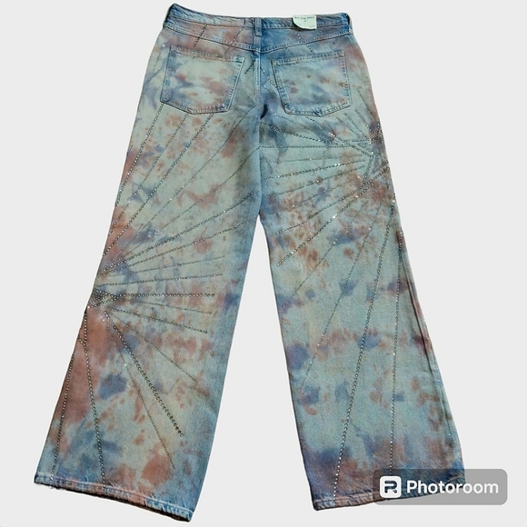 We The Free Mid-Rise Loose Straight Jeans Washed tie-dye Embellished NWT sz 27 - Picture 5 of 16